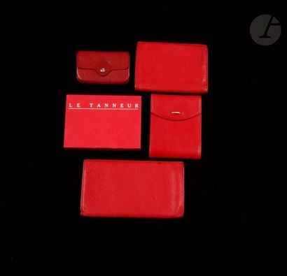 null THE TANNER. Set of red leather goods including: 2 wallets, a card holder, 1...