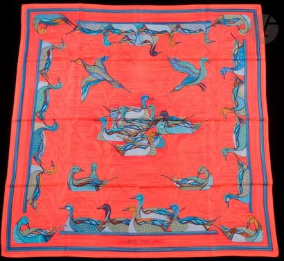 null Carré HERMÈS, "La Mare aux canards", fond orange, entourage orange. Signé Daphné...