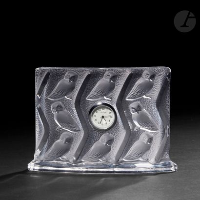 null MAISON

LALIQUEHulotteTable

clock

. Proof in moulded-pressed clear crystal;...