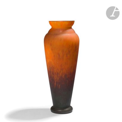null LORRAIN 
High baluster vase with flared neck. Proof in marbled glass; the base...