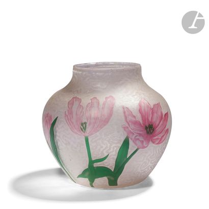 null DAUM

NANCYCrocusBaluster

vase

with large ring neck. Proof in multi-layered...