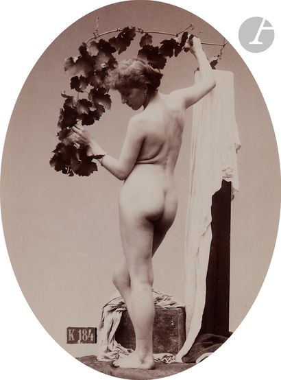 null Hermann Heid (1834-1891) (attribué à) 
Étude de nu à la vigne, c. 1885. 
Épreuve...