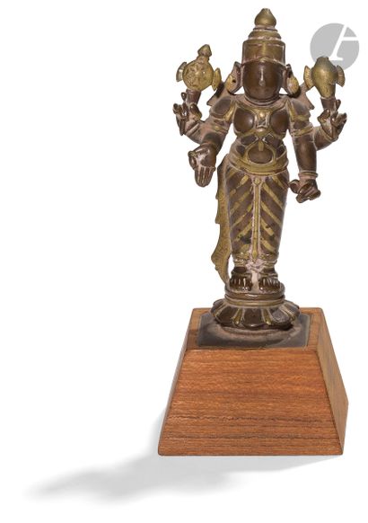null Statuette de Vishnu, Inde du Sud, XVIIIe - XIXe siècle
En bronze, Vishnu debout...