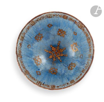 null Bowl with lajvardina decoration, Ilkhanid Iran, 14th centurySmall
flared bowl...