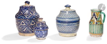 Three butter pots, jobbana, with blue and...