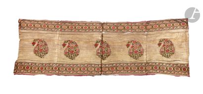 null Fragment of a silk belt, Safavid Iran, 18th centuryA
rectangular piece of cream...