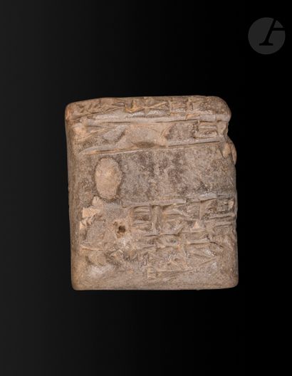 null Tablette inscrite sur les deux faces en cunéiforme
Inventaire de bestiaux.
Mésopotamie,...