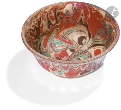  Bol en céramique à décor marbré, Iran ou Turquie, XVIIIe - XIXe siècle Large bol...