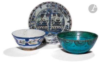 null Three ceramics, Iran qâjâr, 19th centuryIn
siliceous ceramic with underglaze...