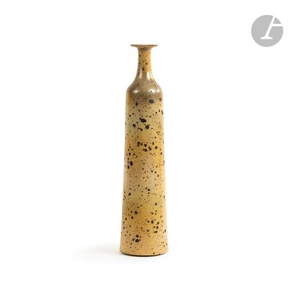 null ROBERT DEBLANDER (1924-2010
)Very high truncated cone vase with a soliflore...