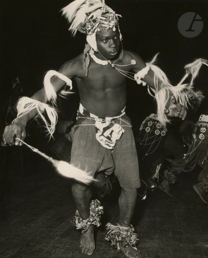 Robert Cohen et divers Danse africaine, 1960-1963....