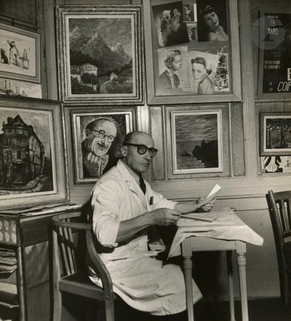 null Willy Ronis (1910-2009)
Salon de coiffure, c. 1950.
Quatre épreuves argentiques...