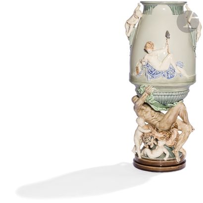 null Louis-Robert Carrier-Belleuse (1848-1913) et manufacture de Choisy
Vase en faïence...