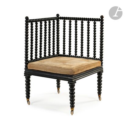 null Fauteuil d’angle en bois tourné et noirci.
Fin du XIXe siècle.
H : 90 cm, L...