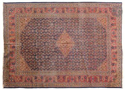 null FERAHAN (Iran) - Early 20th century.
Large carpet decorated with small repetitive...