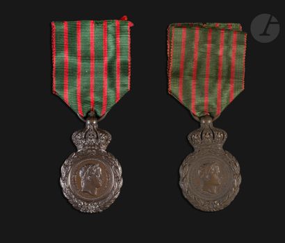FRANCEMÉDAILLE
DE SAINTE-HÉLÈNEDtwo
medals...