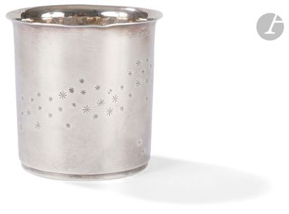 ROYAL DANISH
FAMILYRight
timbal in
silver...