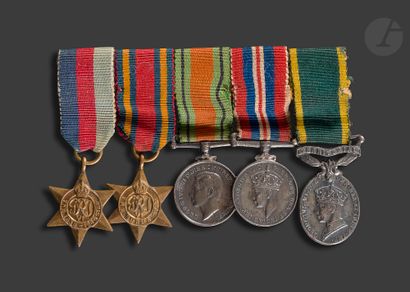 GREAT BRITAIN - 2nd G.M. 
Brooch of five...
