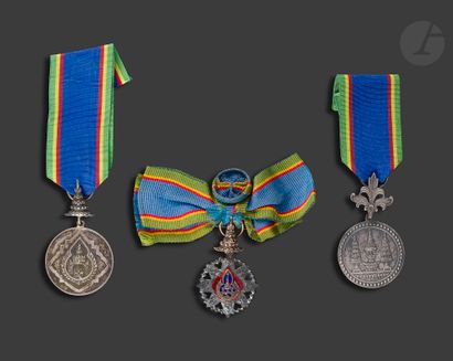  SIAM ORDER OF THE CROWN Set of three pieces: - medal of the order of the 1st type....