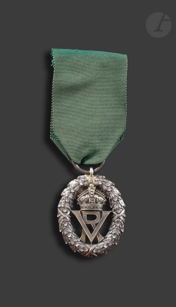 null GRANDE-BRETAGNE 
VOLUNTEER OFFICERS’ DECORATION
Médaille en argent et vermeil,...