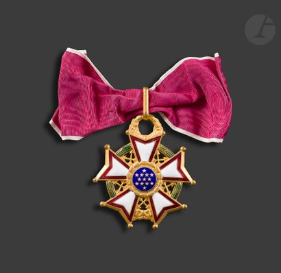 null U.S.A.
LEGION OF
MERITYCommander

'
s star
, in gilt bronze, partly burnished,...
