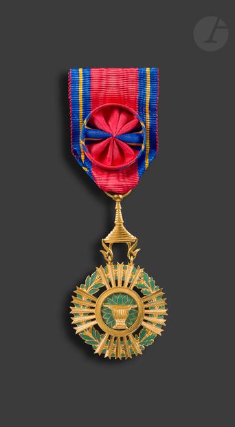 null 
CAMBODGEORDRE DE SAHAMETREI 
Two insignia, one of knight and one of officer,...