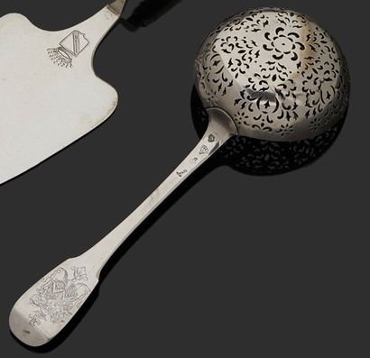null VALENCIENNES AROUND 1770
A sugar spoon in silver
Master silversmith: Pierre-Joseph...