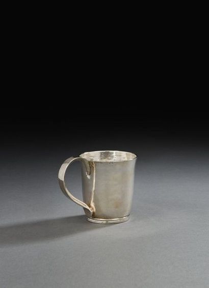 null LILLE 1748 - 1749
A beaker with handle in silver
Master silversmith: Ernest-Joseph...