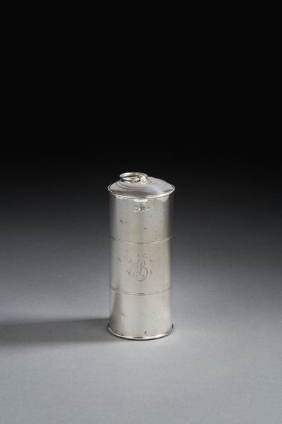 null PARIS 1807 - 1809
A nutmeg grater and its case in silver
silversmith: Aimée-Catherine...