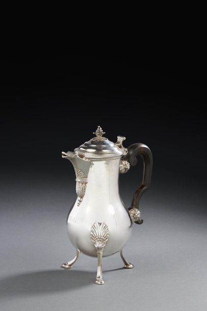 null DÔLE 1768
A coffee pot in silver
Master silversmith: Étienne-François RENAR...