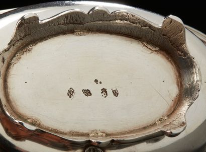 null TOULOUSE 1765
Paire de saucières en argent de forme ovale, posant sur quatre...