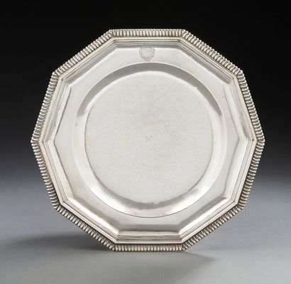null PARIS 1730 - 1731
A decagonal plate in silver
Master silversmith: Claude LA...