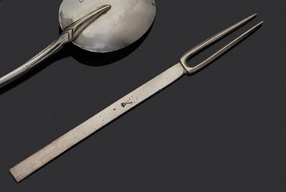 null PARIS AROUND 1670
A fork in forged silver
Master silversmith: Nicolas de BONNIERES...
