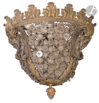 null Ceiling light in gilt bronze and cut glass, in the shape of a basin, with openwork...