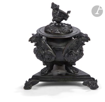 Tripod inkwell in bronze with black patina,...