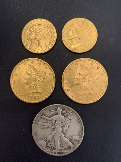 null 
Lot de 4 pièces en or, américaines :

- 2 pièces de 10 Dollars en or. Type...