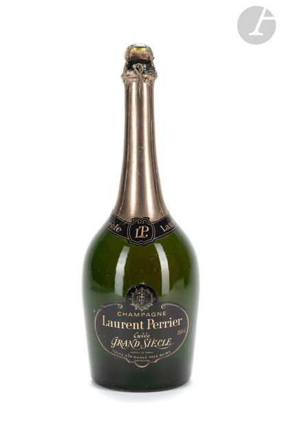 null 1 Mag CHAMPAGNE BRUT CUVÉE GRAND SIÈCLE (e.l.a. ; coiffe corrodée et absente...