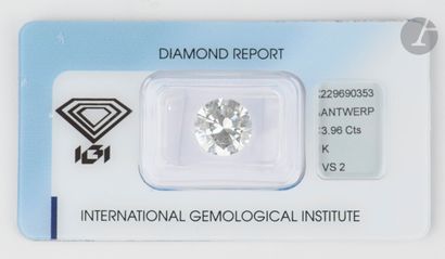 Round brilliant diamond under IGI seal weighing...