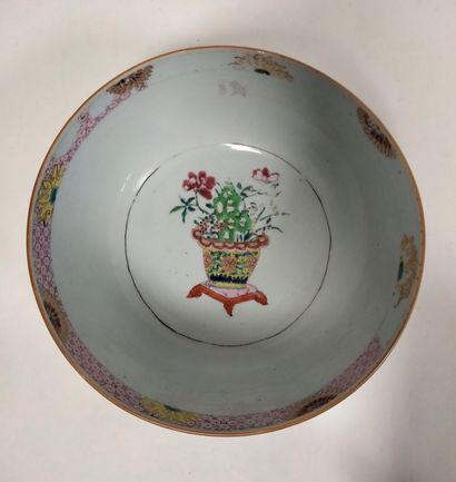 null CHINE, Compagnie des Indes - Époque QIANLONG (1736 - 1795)
Bol en porcelaine...