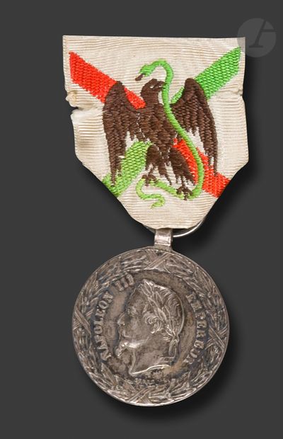null FRANCE – SECOND EMPIRE 
Deux médailles : 
 – Médaille du Mexique par Barre,...