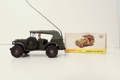 null DINKY TOYS 

Set of 3 military vehicles : 

- Military command car, ref. 810,...