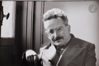 null Gisèle Freund (1908-2 000)
Walter Benjamin. Paris, 1937.
Deux (2) épreuves argentiques...