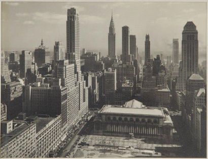 Samuel H. Gottscho (1875-1971) New York. Forty Second Street looking East. Série...