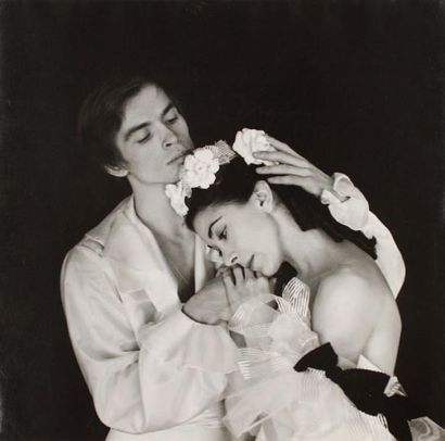 Cecil Beaton (1904-1980) Rudolf Noureev et Margot Fonteyn, 1963. Epreuve argentique...