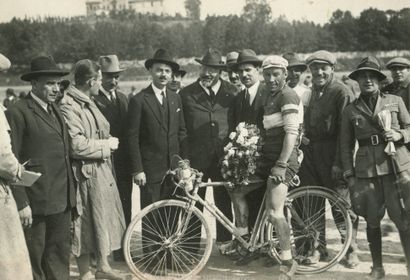 null Carbone & Danno - Romolo del Papa - Charles Delius et divers
Cyclisme italien,...