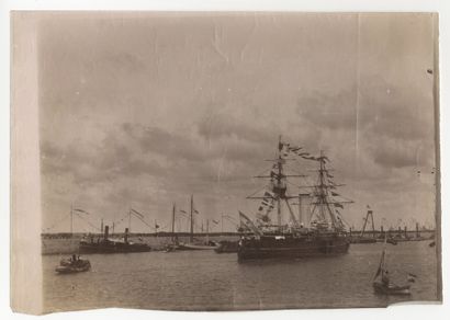 null Photographe non identifié
Argentine, c. 1885. 
La Plata. Port. Navires. Ligne...