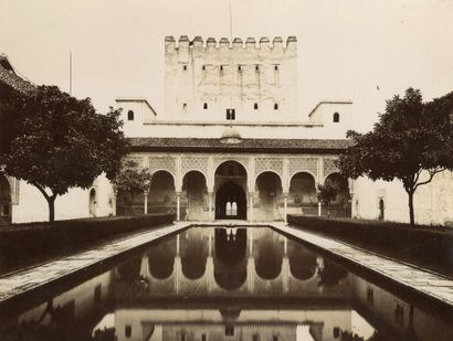 null Rafael Garzón (1863-1923)
Espagne. Grenade, c. 1880-1890
L'Alhambra. Cour des...