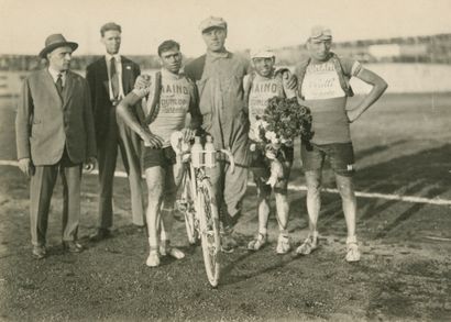 null Carbone & Danno - Romolo del Papa - Charles Delius et divers
Cyclisme italien,...