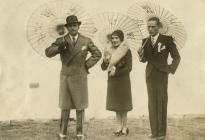 null Carbone & Danno
Voyages de Douglas Fairbanks avec Mary Pickford, c. 1929.
Séjour...