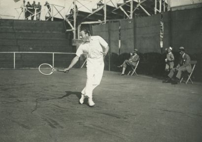 null 
Romolo del Papa - Charles Delius et divers



Tennis, c. 1927-1933. 



René...
